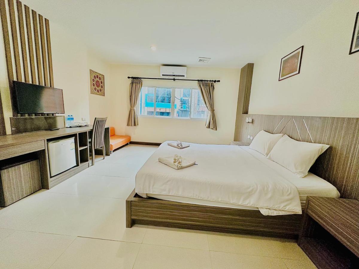 Cocoon Patong Hotel Bagian luar foto