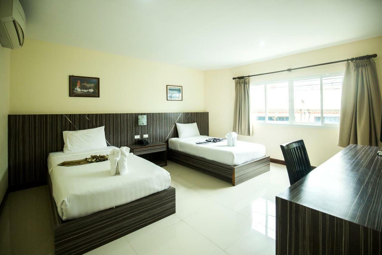 Cocoon Patong Hotel Bagian luar foto