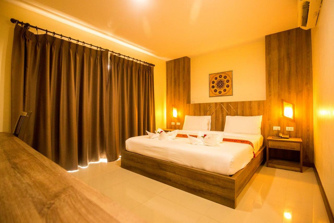 Cocoon Patong Hotel Bagian luar foto