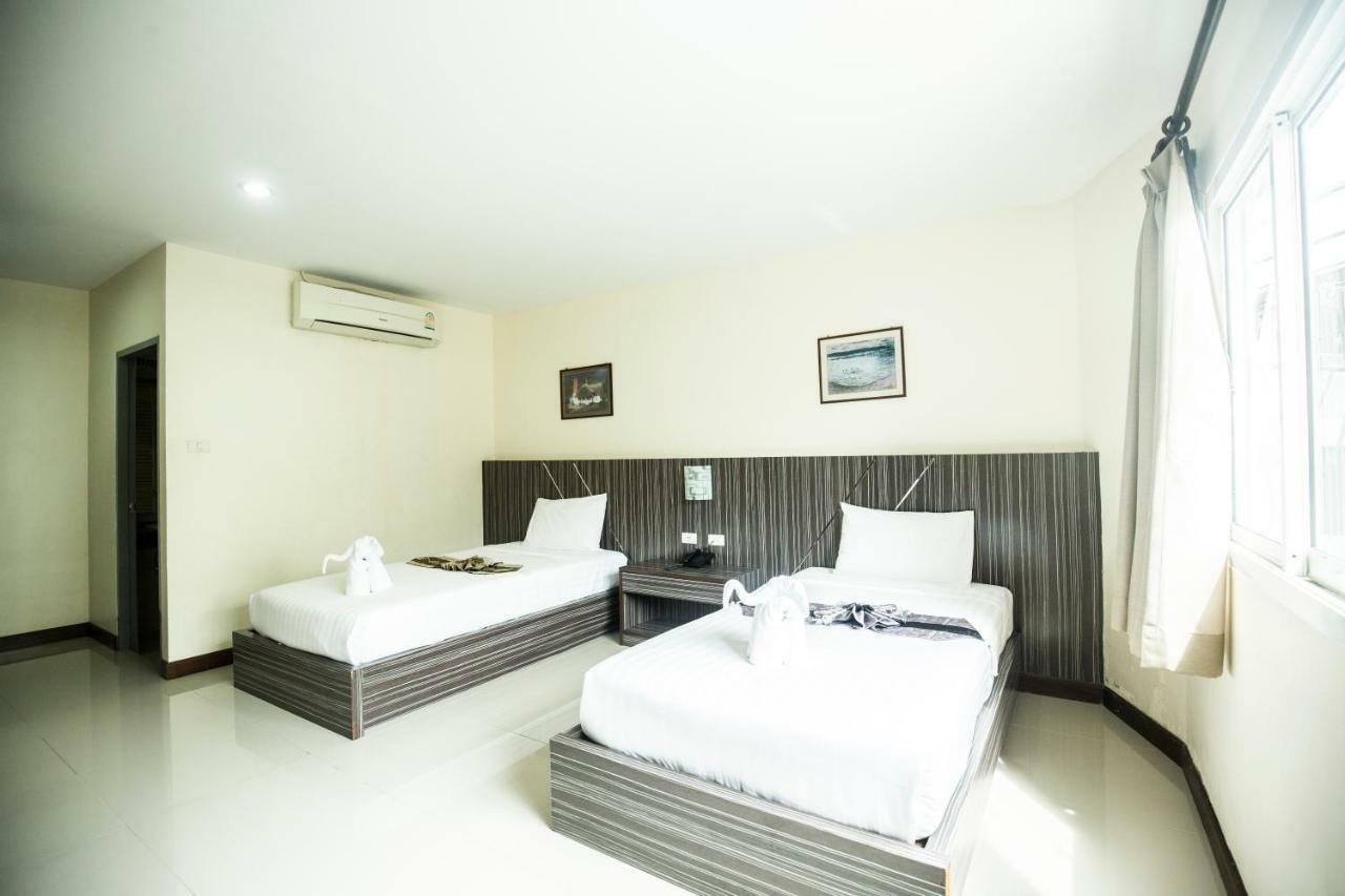 Cocoon Patong Hotel Bagian luar foto